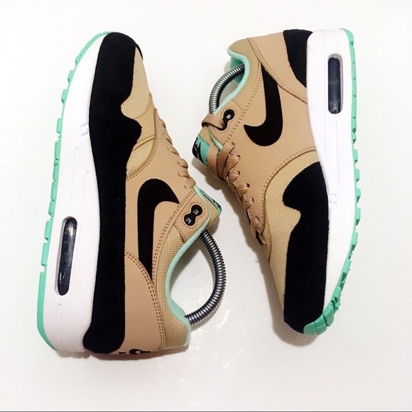nike air max 1 desert green